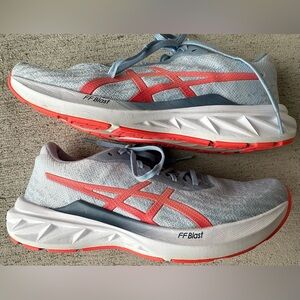 ASICS Dynablast 2 Blue Mist/Blazing Coral Running Shoes Women’s Size 10 in VGC